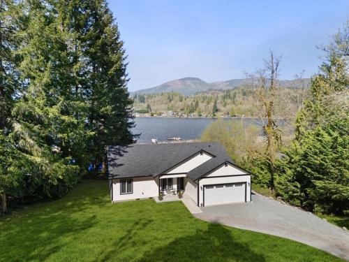 Big Lake Waterfront Retreat