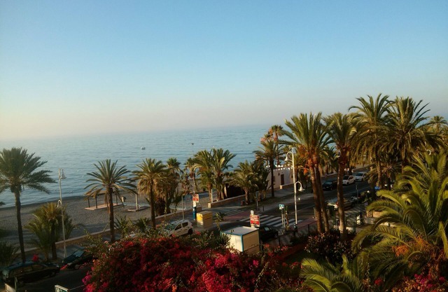 BIG LUXURIOUS FLAT WITH SEA VIEW UP TO SIX PEOPLE. WIFI.PARKING.BIKES