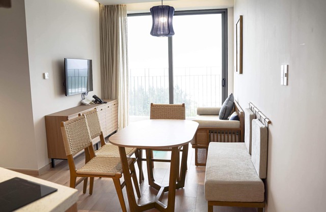 Big PROMO Sunrise paradise ocean view 2 bedroom condo