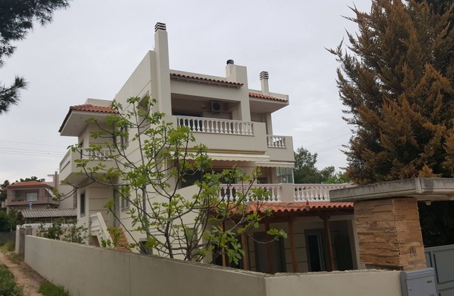 Big Quiet Villa near the sea and the airport