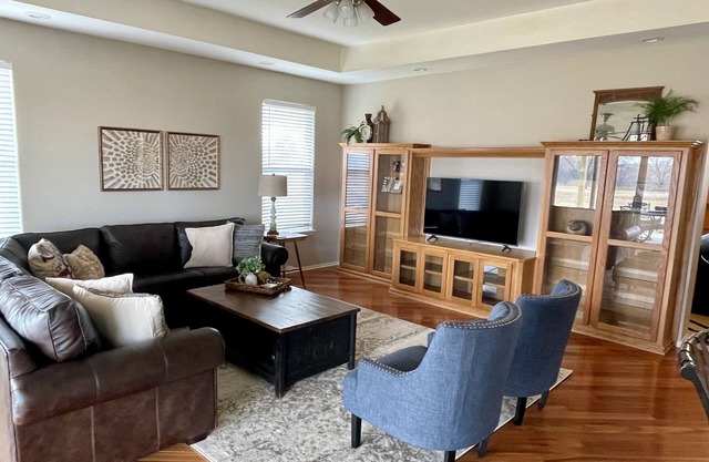 Big Red’s Retreat at Lake Murray-Country Living- Winstar Casino/Concerts/Golf
