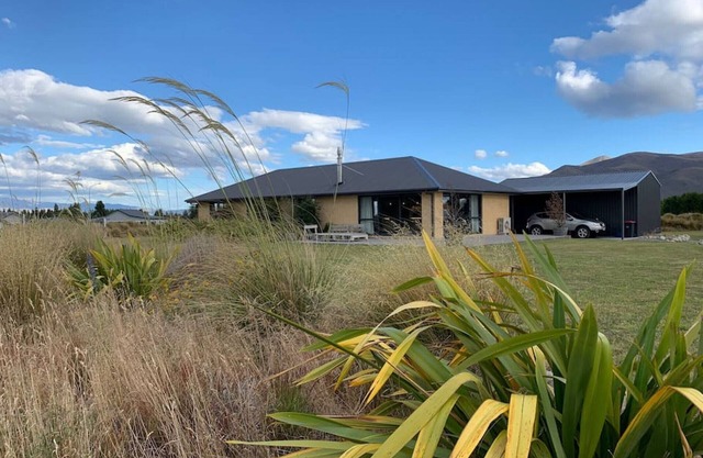 Big Sky, Big View - Family friendly and close to Mt Cook, FREE WIFI