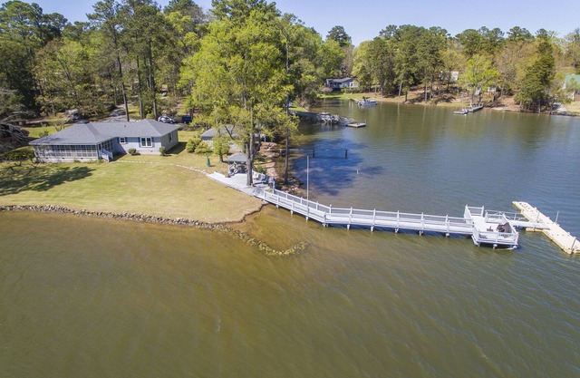 Big view bungalow with large grounds and private dock on Lake Murray
