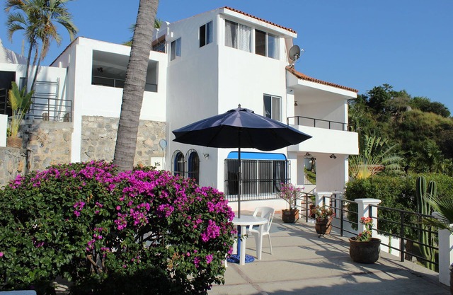 Big view, Casa Vista, Santiago is 250 ft above Santiago Bay with amazing 180 degree views, 3 palapa's, pool and beaches within sight