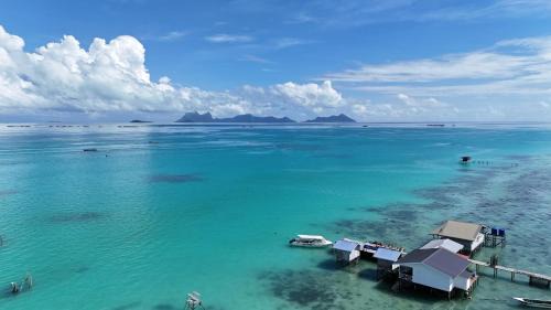 Bigfin water bungalow
