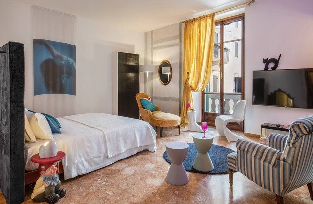 Billie's Flat RED - art & design apt in Verona historic centre