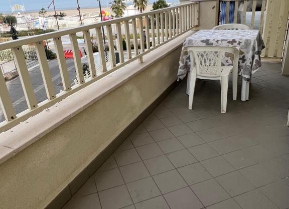BILOCALE FRONTE MARE