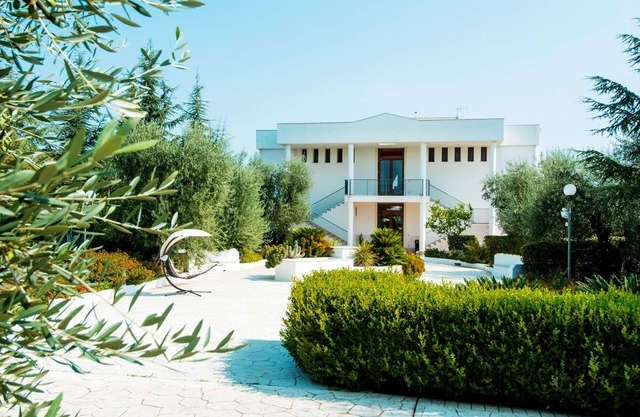 Bilocale in Villa con Piscina