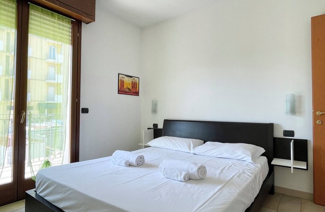 Bilocale con terrazzo e parcheggio – Alba Blu