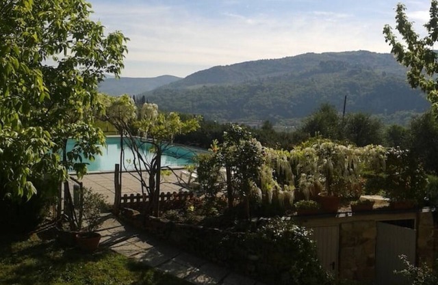 Bilocale nel Verde con Piscina 7 km da Firenze