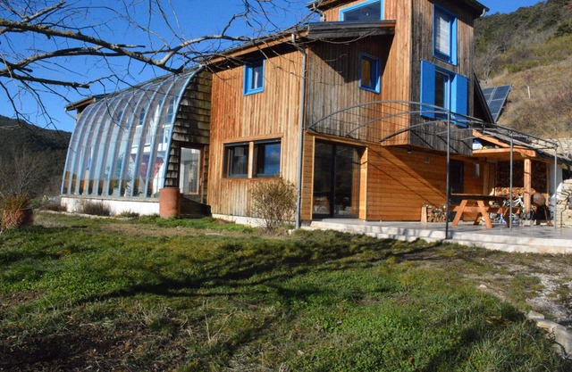 Bioclimatic house between Vercors and the Drôme valley