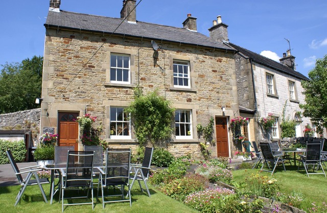 Birch Cottage Holiday Cottage, centrally located In the village of Hartington.
