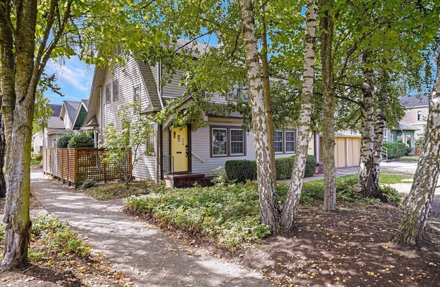 Birchwood Glen Townhome 1390 Chemeketa St Salem OR 97301