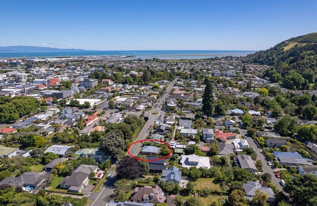 Birdsong Cottage - Your Central Haven in Nelson