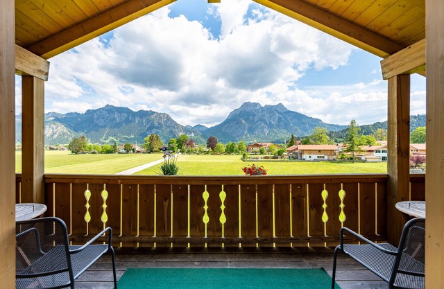 Birkeneck 1 (DG), castle view dream holiday apartment