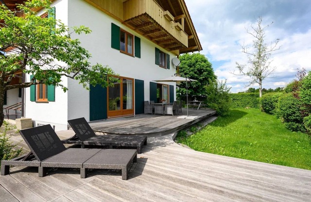 Birkeneck 3 (ground floor), castle view dream holiday apartment