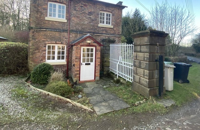 Birkin Lodge South- charming two bed cottage