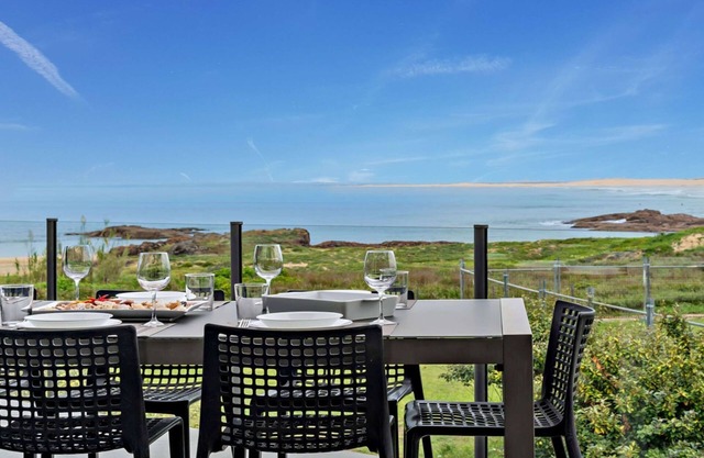 Birubi Beach House Anna Bay - Beachfront