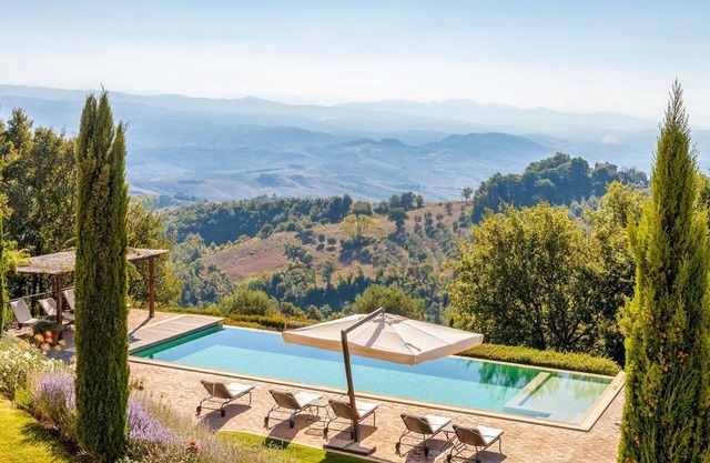 Bisenzio Tower - Eight Bedroom Villa, Sleeps 16