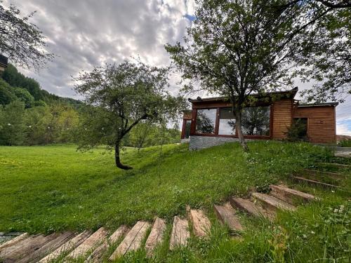 Biutiful Bungalow