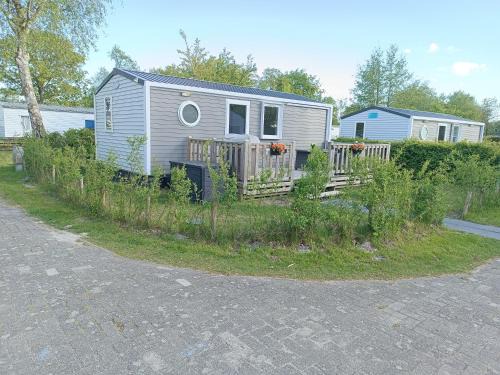 BJ Chalets - Robbengat 85 - Gezellige chalet op vakantiepark Lauwersoog! Vroege incheck! MET AIRCO!