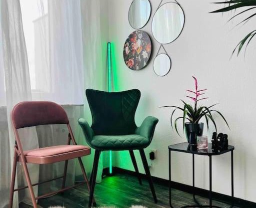 Blühendes Balkonwohnung mit Traumaussicht