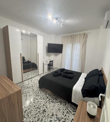 Black Angel Oak Apartment