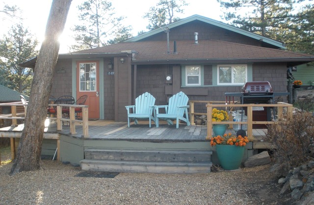 Black Bear Cottage - Cozy 1921 Cottage in Historic District above downtown Estes