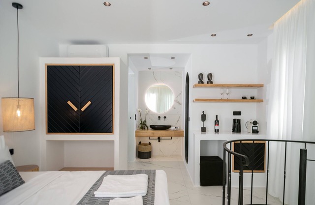 Black Concept Maisonette Naxos