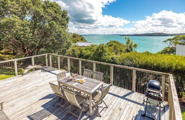 Black Cottage | Stay Waiheke