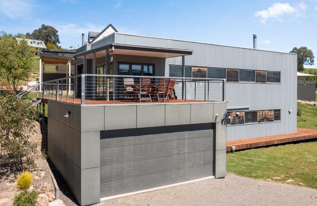 Black Diamond - Luxury Alpine Home in Merrijig - Sleeps 14