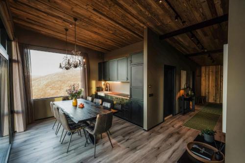 Black diamond villa