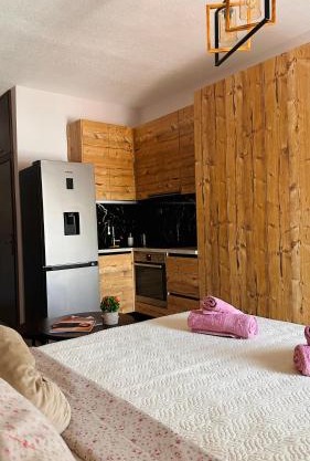 Black Flox AparTment