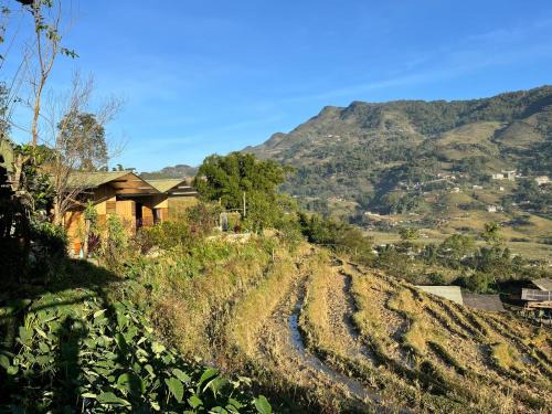 Black Hmong Sapa Homestay Family
