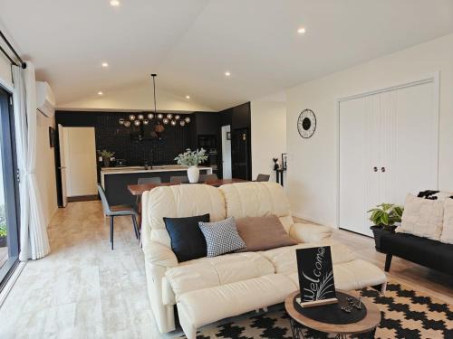 Black Pearl-4 bedroom brand new designer house