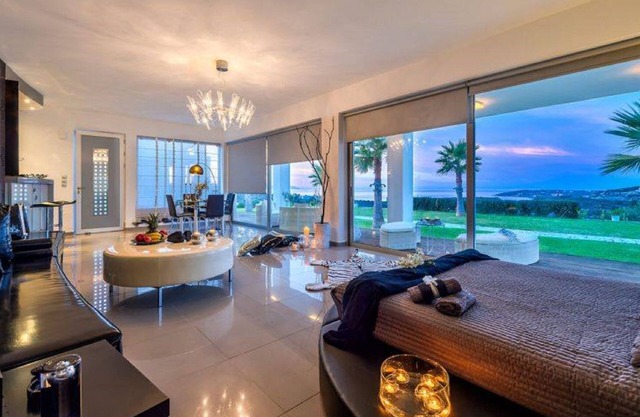 Black Pearl Suite(2-4 Persons)