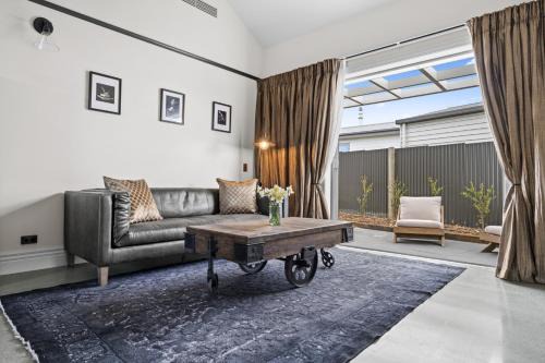 Black Stilt Cottage, luxury stay in Twizel