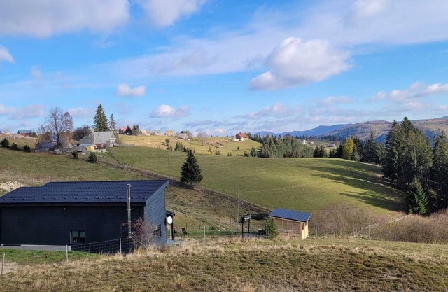 Black wood Cabin near to ski resort with fantastic mountain view