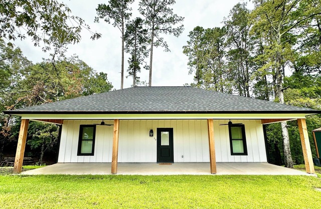 Blessed Refuge, Cozy Cabin on Toledo Bend Lake-Your Perfect Getaway!