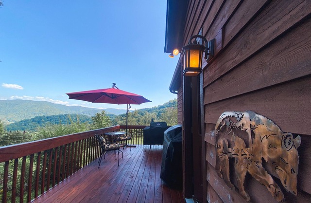 “Blessed View” Nostalgic Mountain House with gorgeous view!
