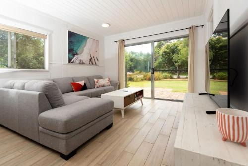 Blissful Beachfront Apartment Broulee