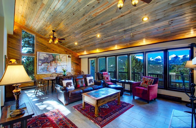 Blissful Refuge Vacation Home at Windcliff by RedAwning