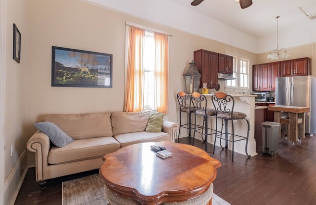 Block From Streetcar To City Park, Jazz Fest, and French Quarter