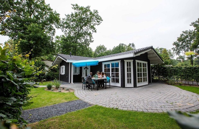 ✓ Blokhut II at Landgoed de Scheleberg ✓ Holiday home for 4 persons ✓ Situated in Lunteren (Gelderland) ✓ Holiday park at the Veluwe ✓ Book directly at the park
