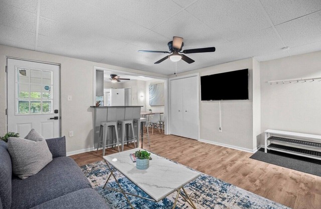 Bloomfield/Pittsburgh Bright & Spacious 2BD w/Prkg