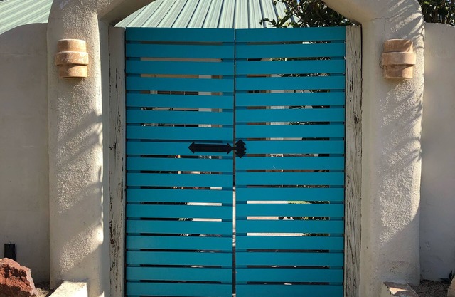 Blue Agave Bungalow - Your Perfect Spot To Escape The Hustle And Bustle!