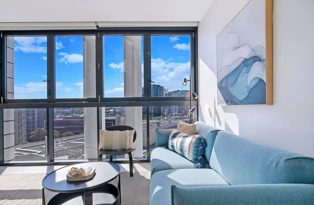 Blue Crush Resort style Chic near CBD