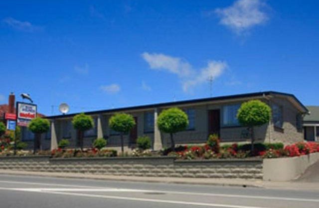 Blue Dolphin Motel