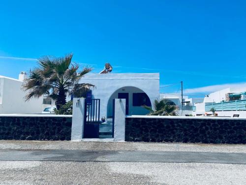 Blue Haven Villa 33- Peaceful Santorini Seahouse