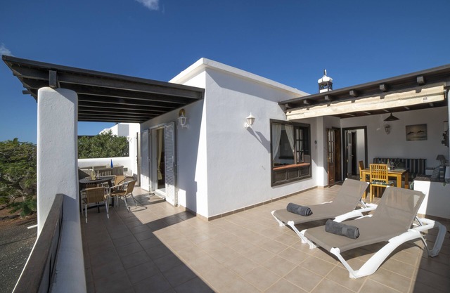 Blue Heron Property with a Hot tub and 5 minutes walk to the Sea front Promenade